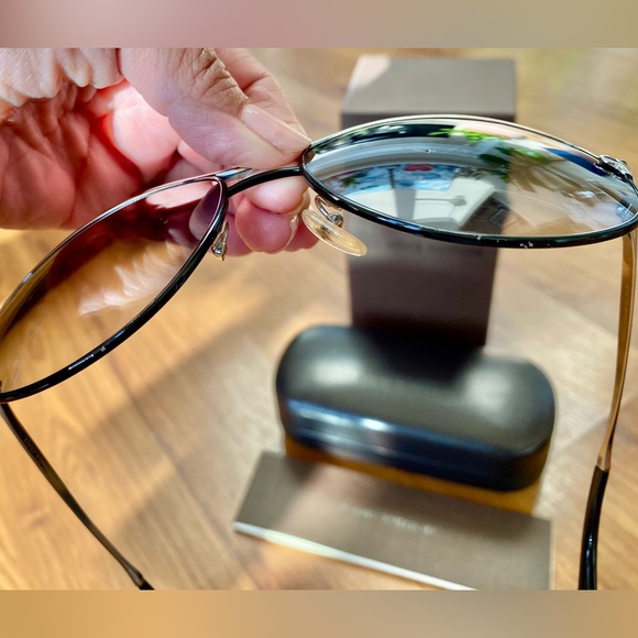 Louis Vuitton Viola Pilot Sunglasses - Picture 9 of 16